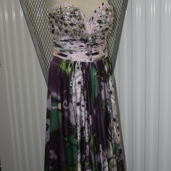 Tony Bowls Statement Gown - Picture 4 of 11